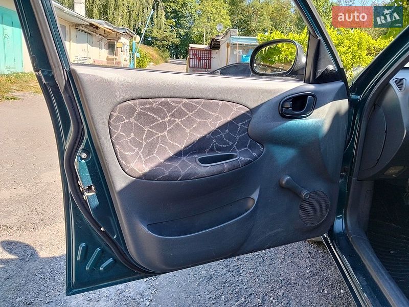 Седан Daewoo Lanos 2003 в Тернополе