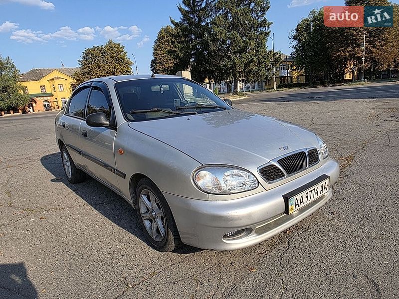Седан Daewoo Lanos 2003 в Ватутіному