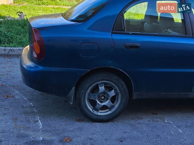 Седан Daewoo Lanos 2005 в Львове