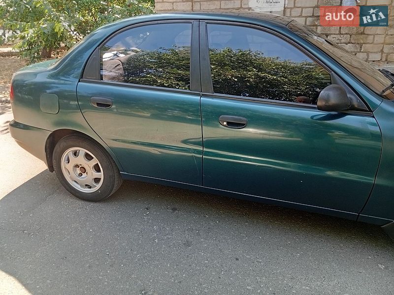 Седан Daewoo Lanos 2002 в Николаеве