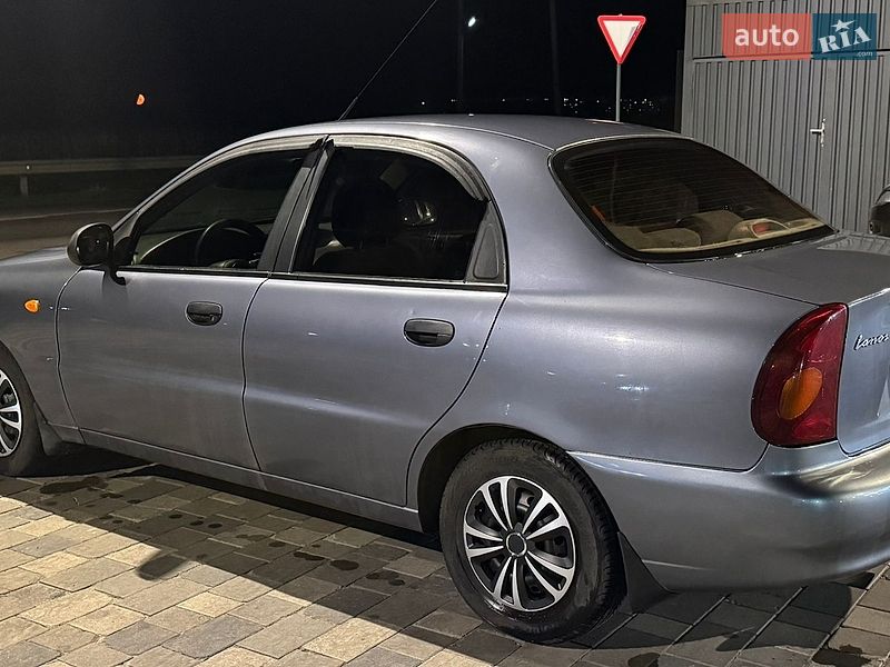 Седан Daewoo Lanos 2010 в Полтаві