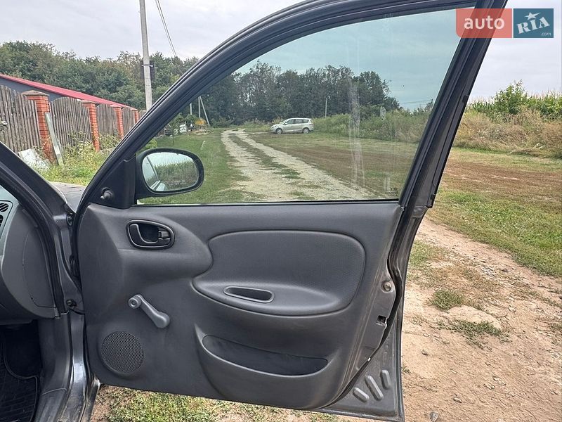 Седан Daewoo Lanos 2010 в Полтаві