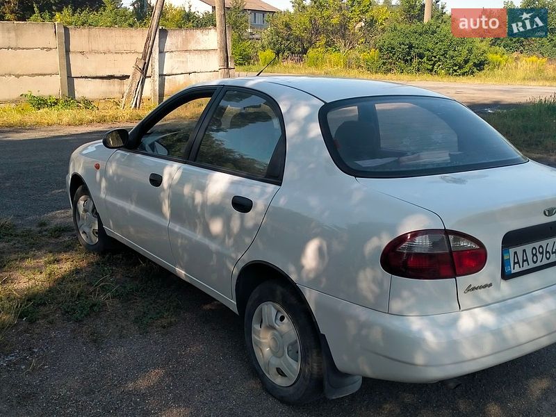 Седан Daewoo Lanos 2005 в Малині
