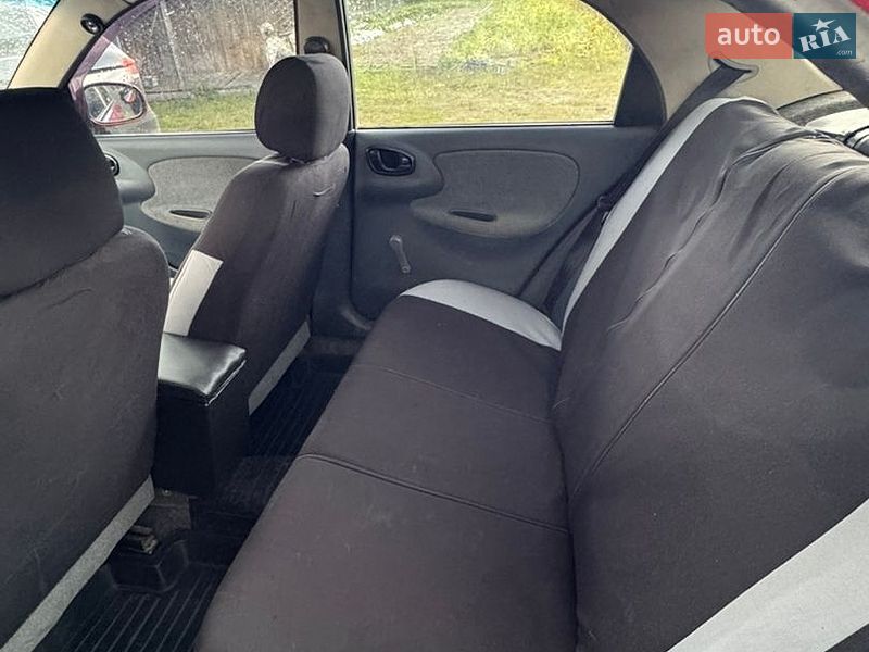 Седан Daewoo Lanos 2008 в Коростене
