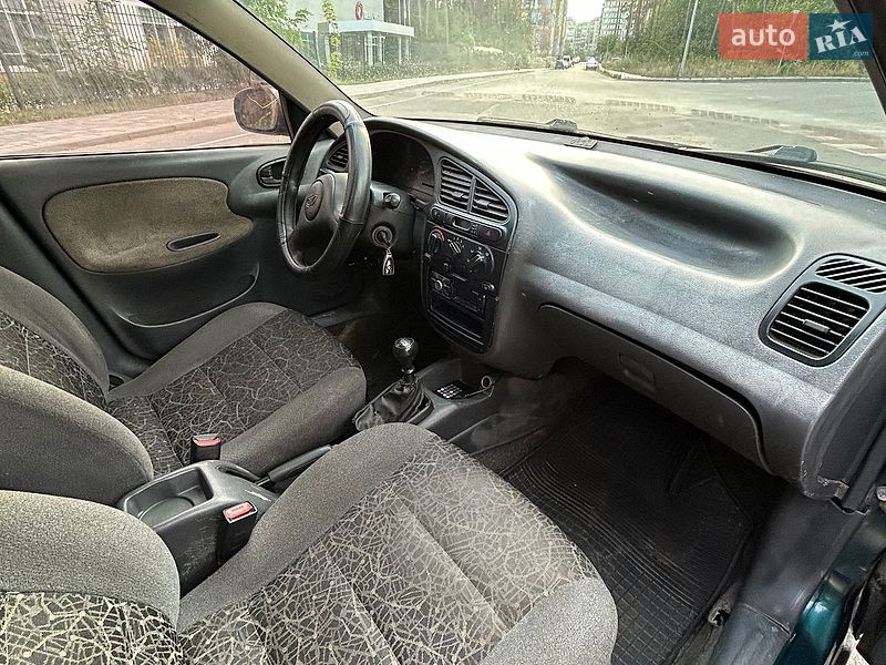 Седан Daewoo Lanos 2005 в Житомире
