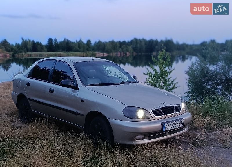 Седан Daewoo Lanos 2004 в Коростені