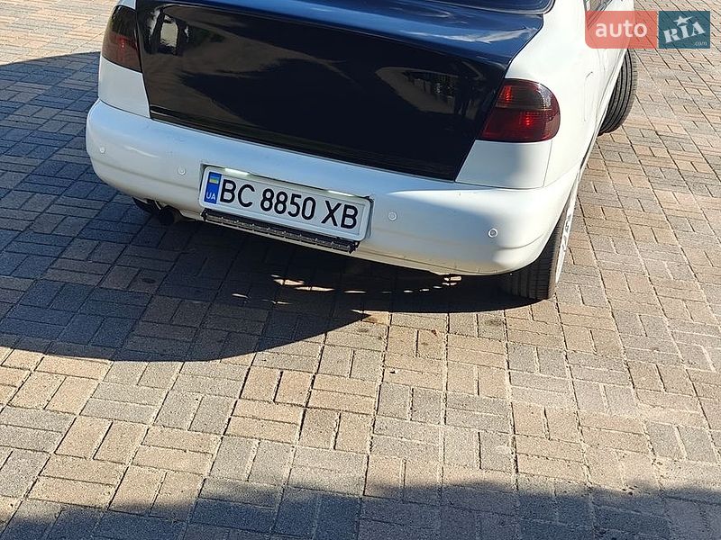 Седан Daewoo Lanos 2003 в Львові