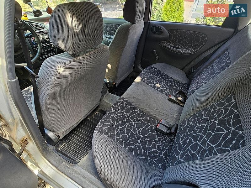 Седан Daewoo Lanos 2002 в Хусте