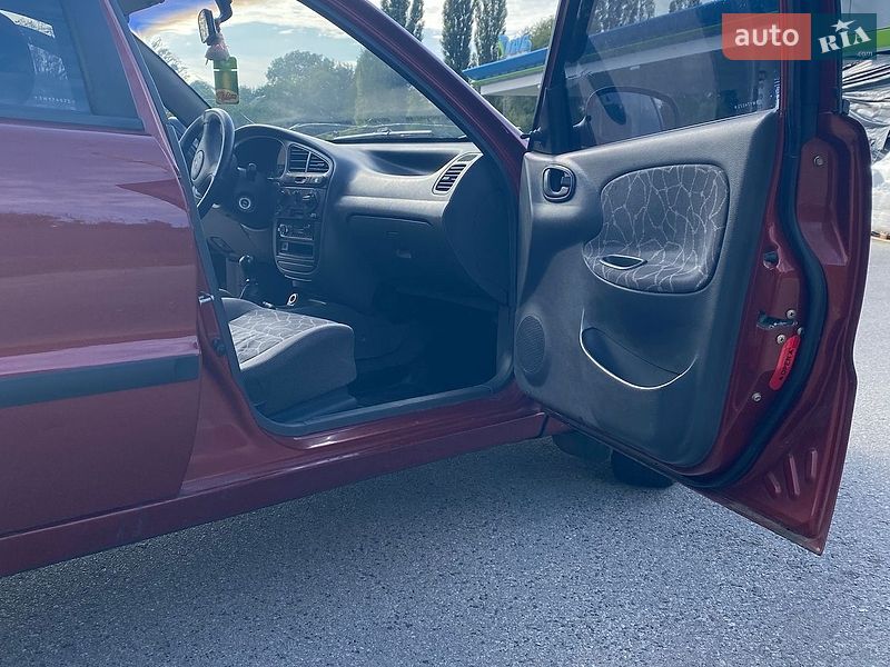 Седан Daewoo Lanos 2003 в Харкові