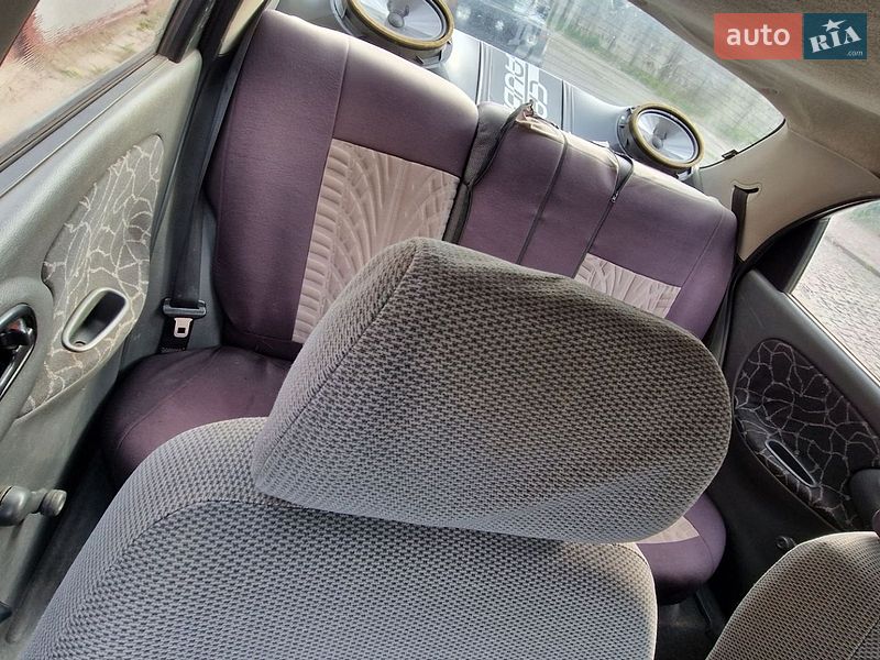 Седан Daewoo Lanos 2002 в Хусті