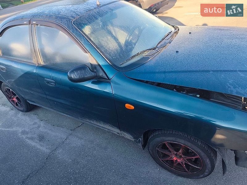 Седан Daewoo Lanos 2004 в Днепре