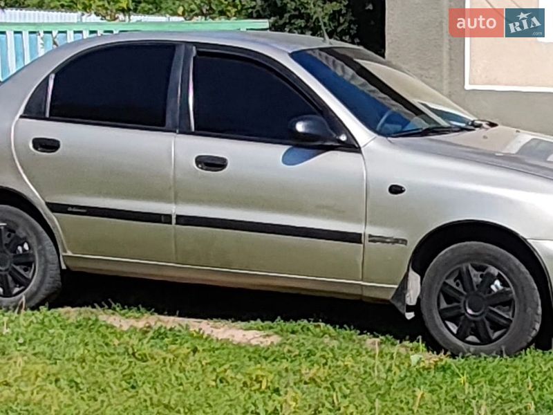 Седан Daewoo Lanos 2004 в Коростені