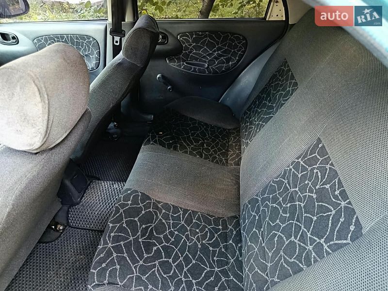 Седан Daewoo Lanos 2003 в Кривому Розі