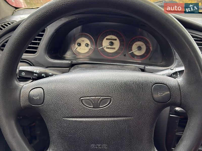 Седан Daewoo Lanos 2005 в Ромнах