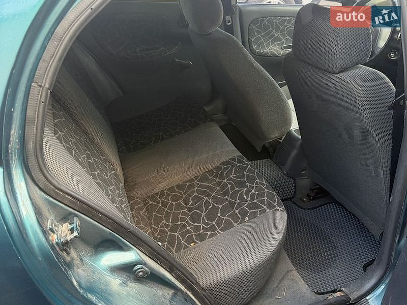Седан Daewoo Lanos 2003 в Кривом Роге