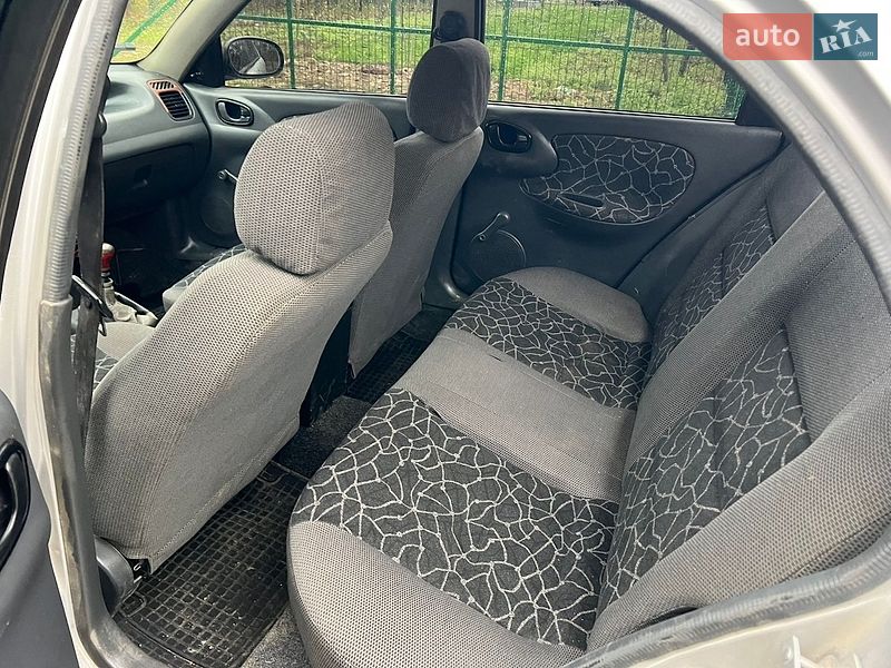 Седан Daewoo Lanos 2007 в Вижниці