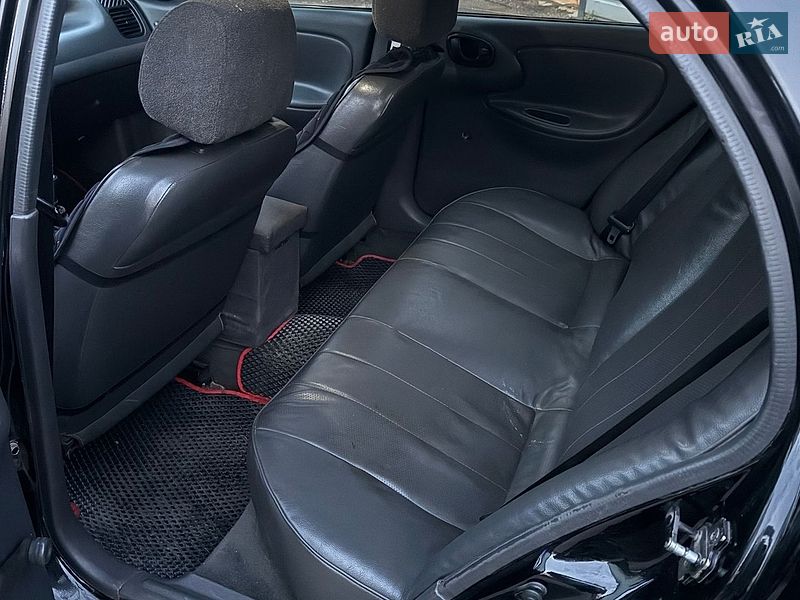 Седан Daewoo Lanos 1999 в Сумах