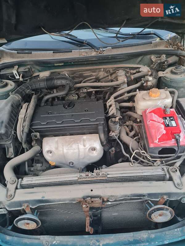 Седан Daewoo Leganza 2000 в Киеве