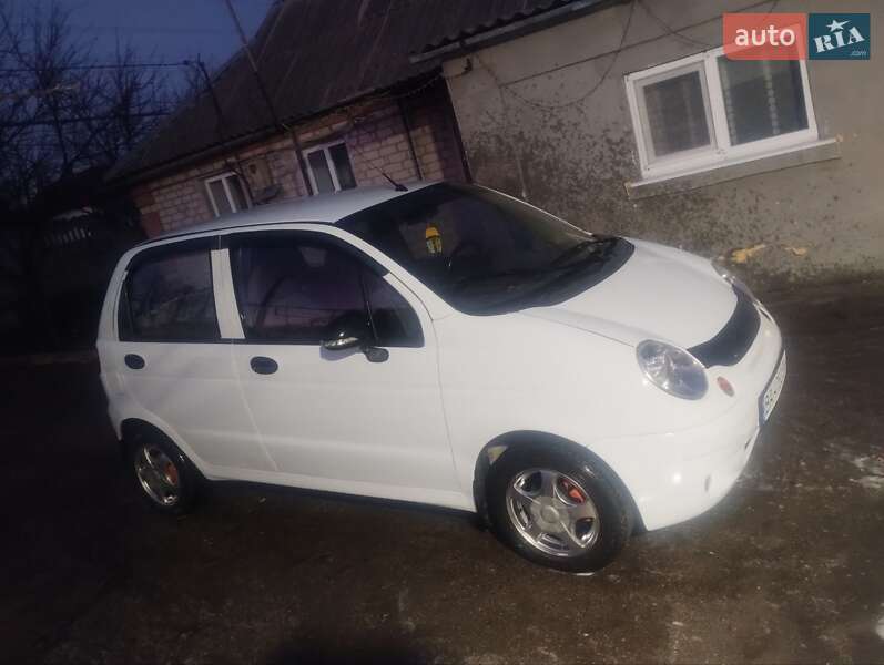 Хэтчбек Daewoo Matiz 2012 в Новгородке