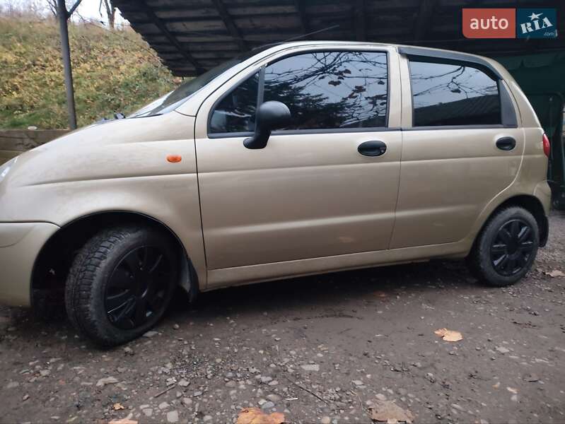Хетчбек Daewoo Matiz 2010 в Чернівцях