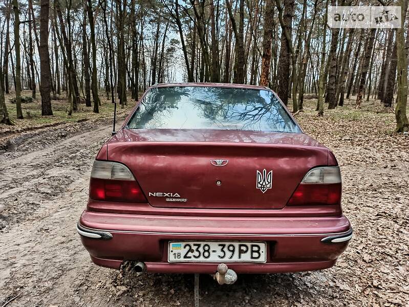 Седан Daewoo Nexia 1997 в Рівному