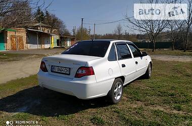 Седан Daewoo Nexia 2012 в 