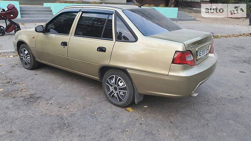 Седан Daewoo Nexia 2009 в Днепре