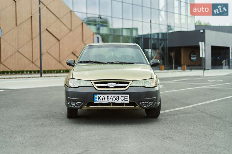 Седан Daewoo Nexia 2008 в Ужгороді