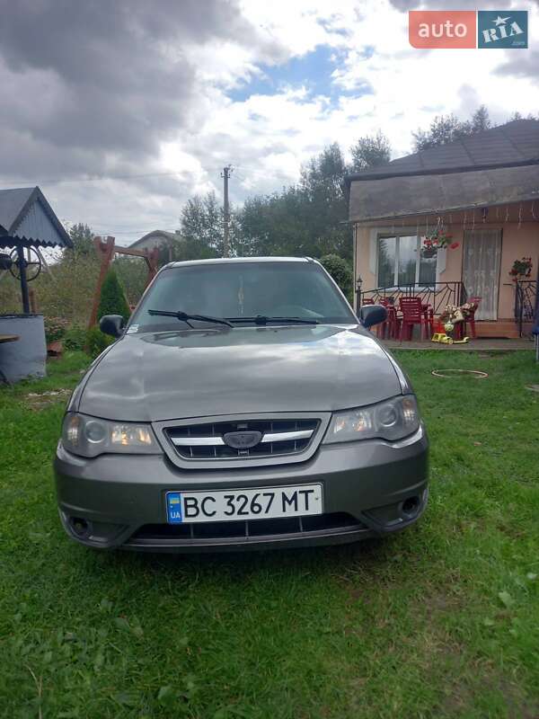 Седан Daewoo Nexia 2008 в Дрогобыче