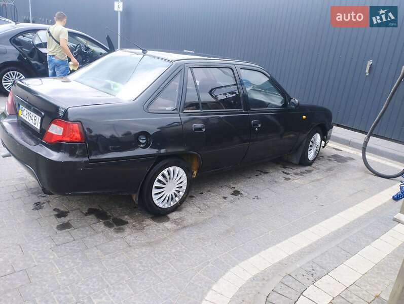 Седан Daewoo Nexia 2008 в Самборе