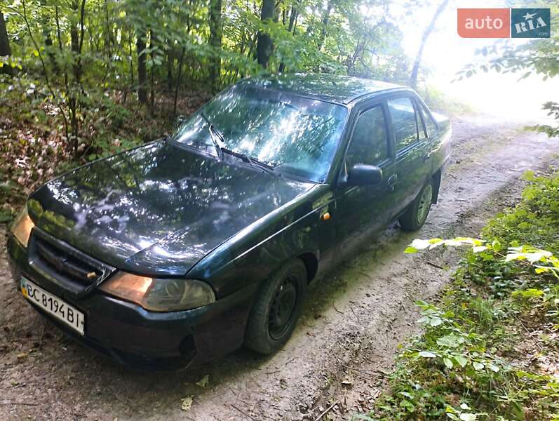 Седан Daewoo Nexia 2008 в Самборе