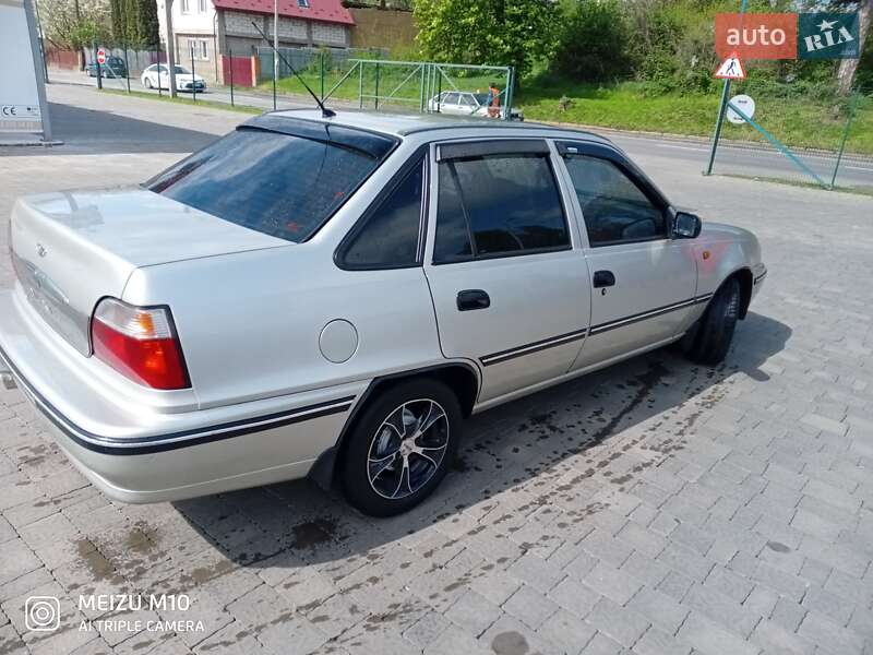 Седан Daewoo Nexia 2008 в Ужгороде