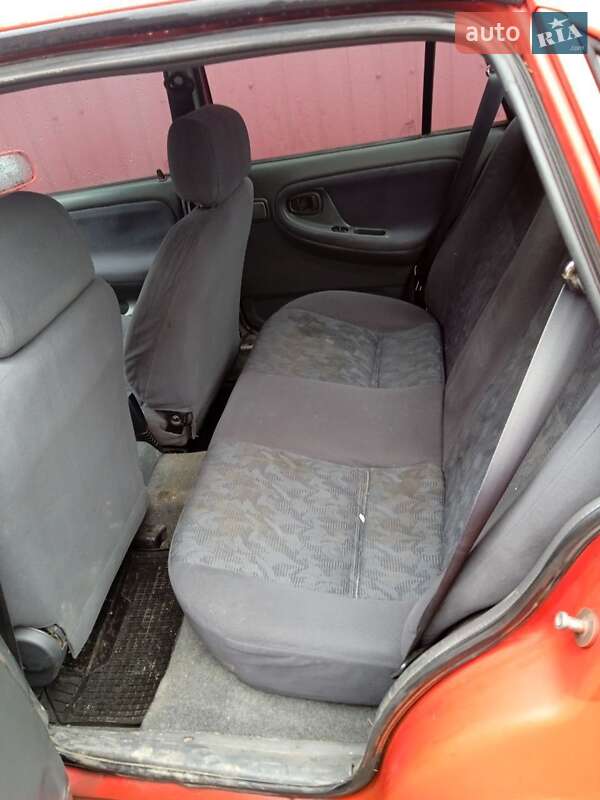 Седан Daewoo Nexia 1995 в Подольске