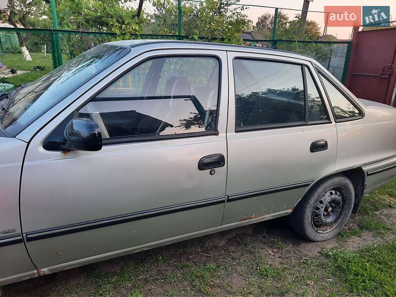 Седан Daewoo Nexia 2008 в Києві