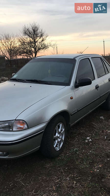 Седан Daewoo Nexia 2008 в Миколаєві