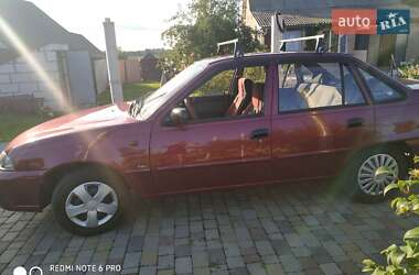 Седан Daewoo Nexia 2012 в Березане