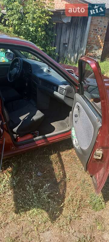 Седан Daewoo Nexia 1995 в Коропе