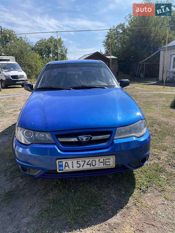 Седан Daewoo Nexia 2010 в 