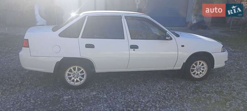 Седан Daewoo Nexia 1996 в Городенці