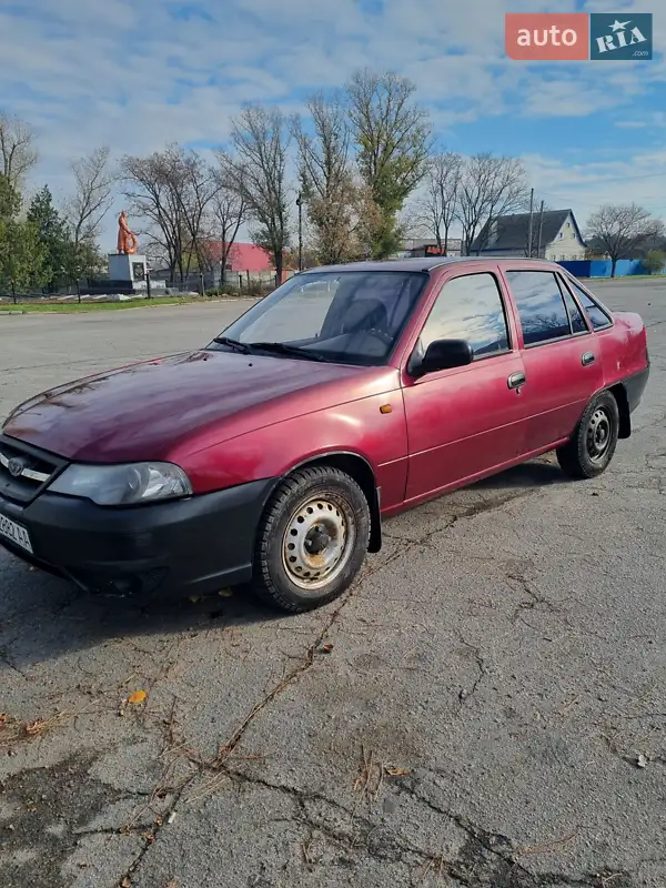 Седан Daewoo Nexia 2011 в 