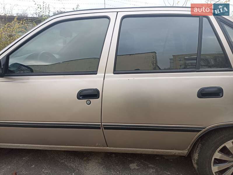 Седан Daewoo Nexia 2008 в Киеве