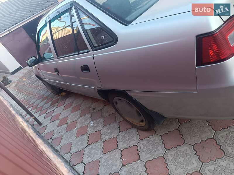 Седан Daewoo Nexia 2009 в Коростене