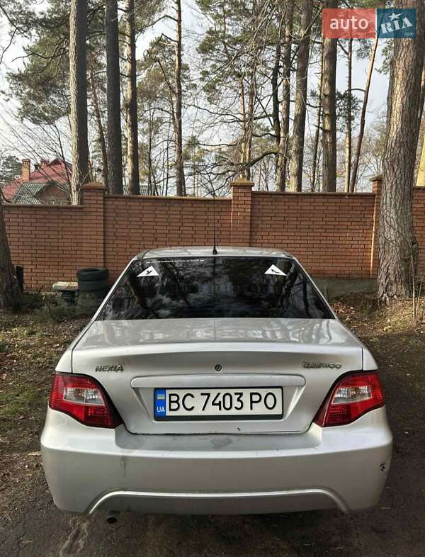 Седан Daewoo Nexia 2012 в Львове