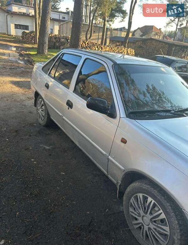 Седан Daewoo Nexia 2012 в Львове