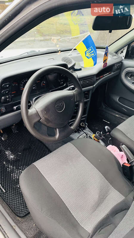 Седан Daewoo Nexia 2007 в Полонном