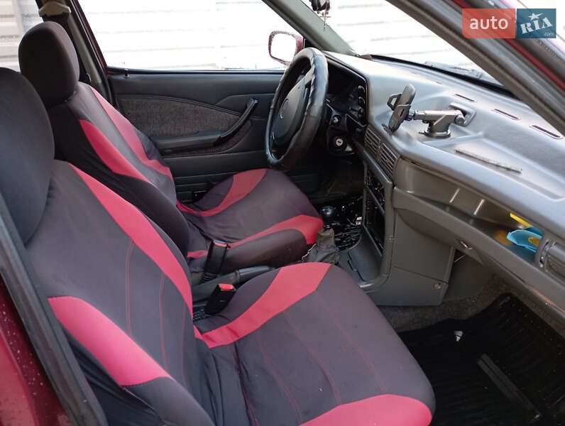 Седан Daewoo Nexia 2008 в Бориславі