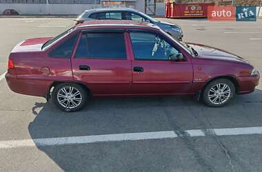 Седан Daewoo Nexia 2011 в 