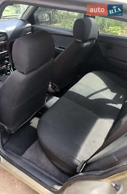 Седан Daewoo Nexia 2011 в 