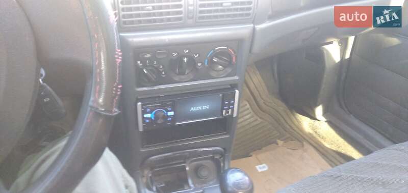 Седан Daewoo Nexia 2007 в Каменском