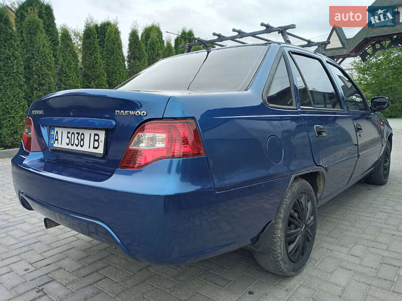 Седан Daewoo Nexia 2010 в Косове